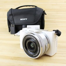 Sony Alpha ZV-E10 with 16-50mm Lens,- APS-C Mirrorless Vlog Camera Kit - White