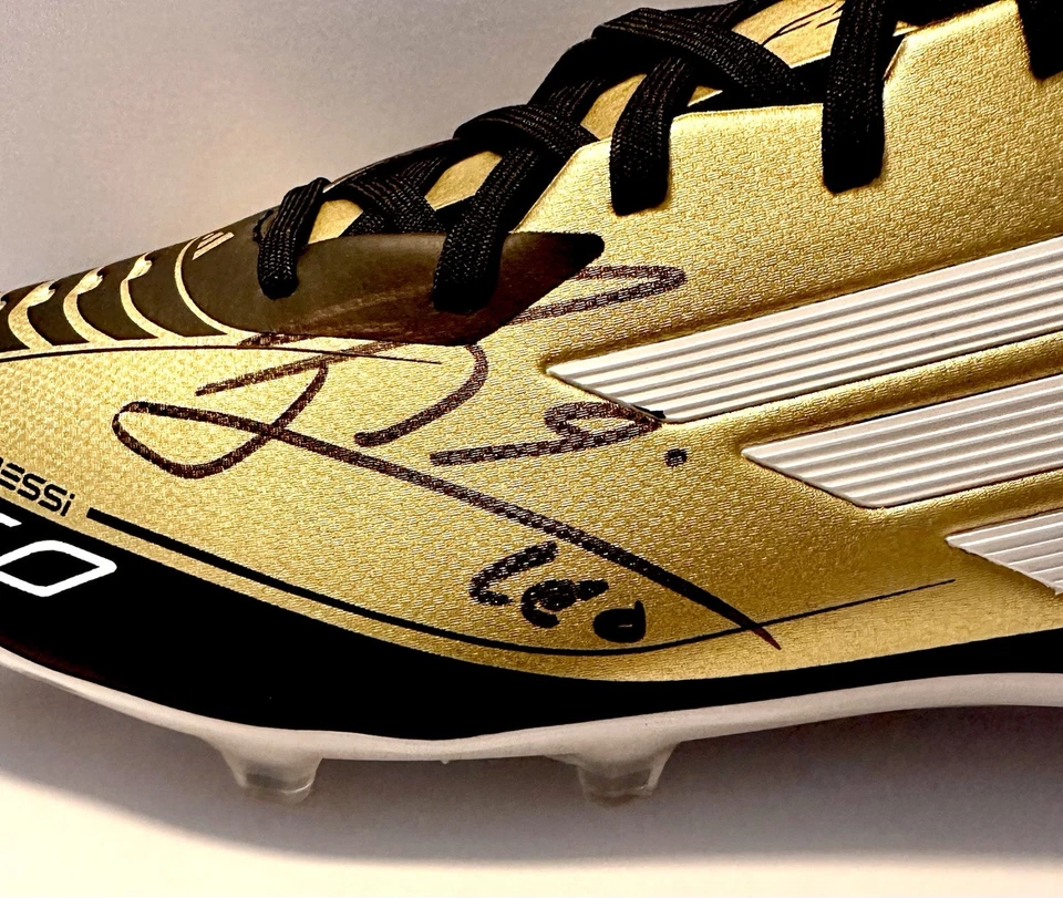 Botín de fútbol Adidas autografiado por Lionel Messi Inter Miami CF / certificado de autenticidad bonito Foto 3 de 4