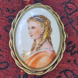 Broche Ancienne Pour Poupée De Porcelaine – Bijou Plaqué Or, Modèle Figurine