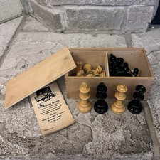 Vintage Gallant Knight Weighted Staunton Chessmen Chess Set USA Made 3.25โ King