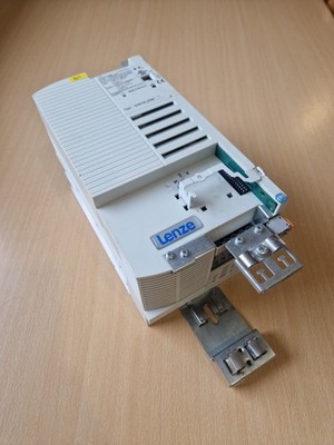 Lenze Vector 8200 E82EV752_4C200 7,5kW 400V Frequenzumrichter Inverter Drive