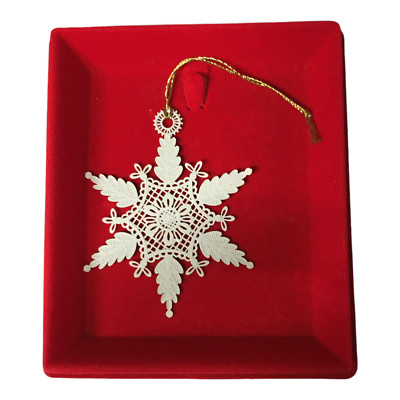 Vtg Winterlace Tamerlane Snowflake Christmas Holiday Ornament White Filigree USA