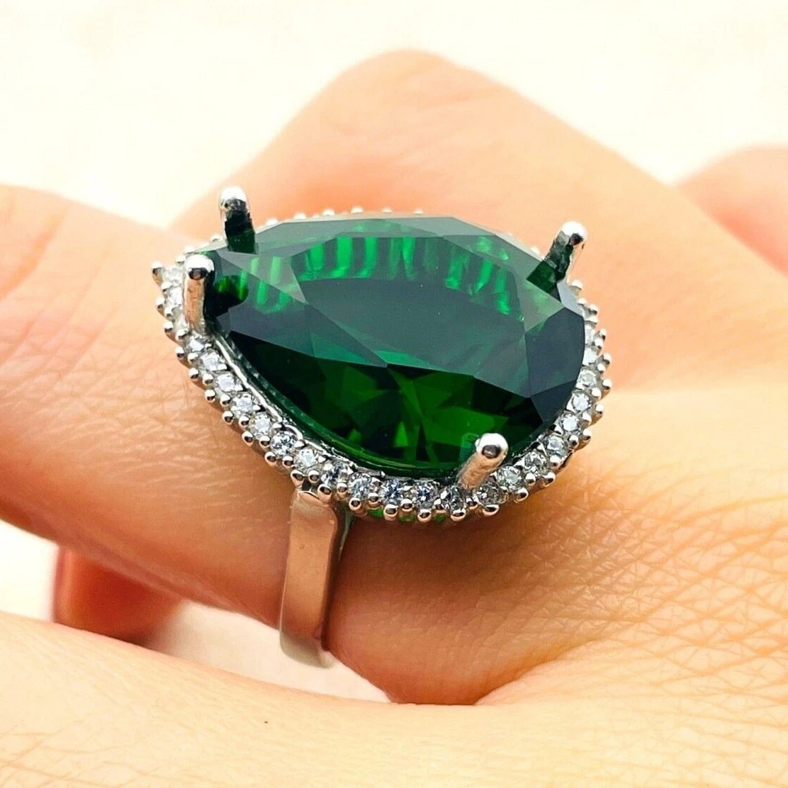 Emerald fashion ring sale