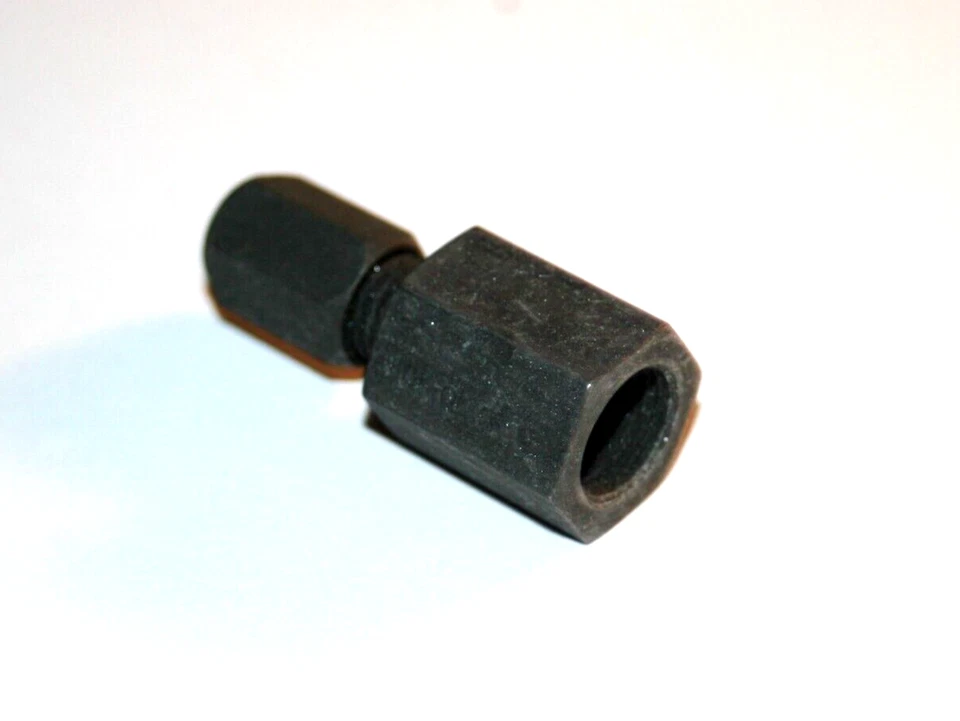 1/8 Tube x 1/8 FNPT Steel Ferulok Fitting W/Nitrotec Coating Parker 2-GBU-S - Image 2 of 3