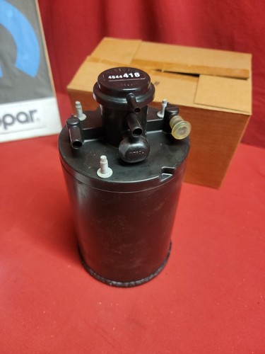 NOS MOPAR 87-00 Vapor Canister/ Purge Solenoid KIT CLUN7632 - Picture 6 of 8