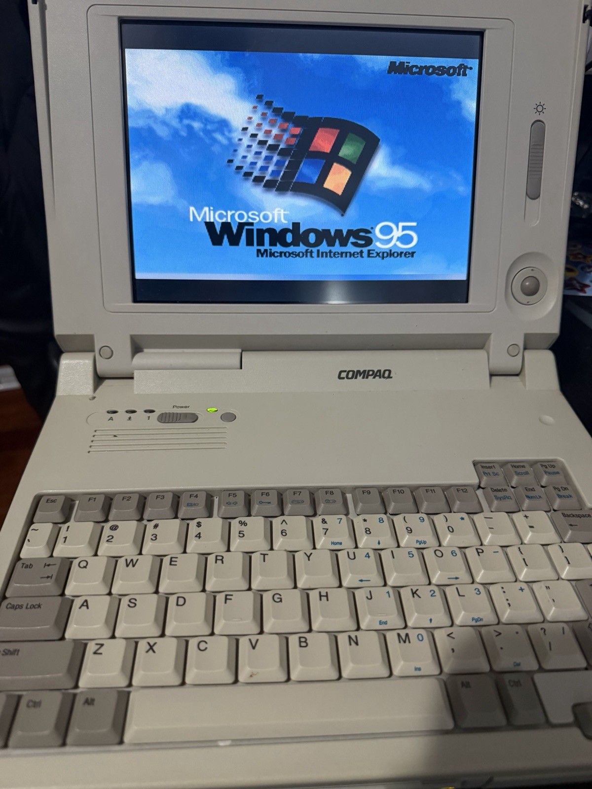 Compaq LTE ELITE 4/75CX Laptop 