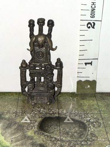 Dungeons and Dragons Metal Throne (E)