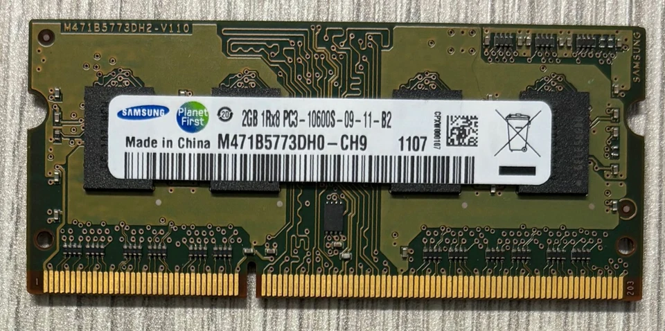 RAM SO-DIMM DDR3 Samsung 2GB PC10600 M471B5773DH0-CH9 - Immagine 3 di 4