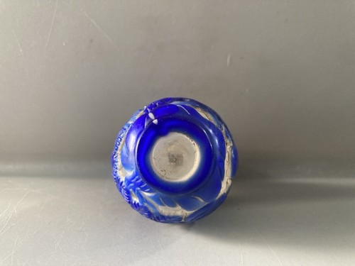 Chinese Blue Clear Glaze Beautiful Carving Flower Bird Statue Snuff Bottle Art - Picture 9 of 9