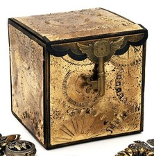 Sizzix Bigz XL Gift Box Scalloped Edges die #664345 Retail $45.99 Eileen Hull