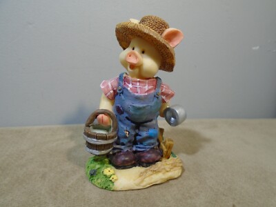 CUTE COUNTRY PIGGY FETCHING WATER 3.25  FIGURINE UNBRANDED (SF334)