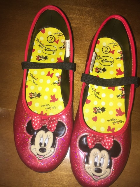 minnie mouse dressing up shoes