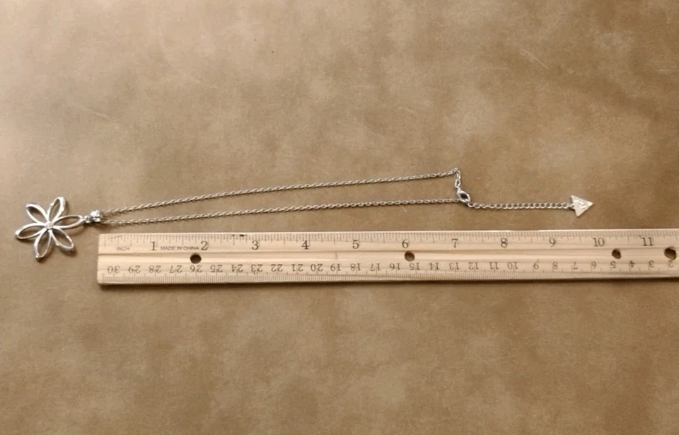 Дизайнерский GUESS посеребренный цветок подвеска с прозрачными стразами на 15» + цепочка! - Изображение 4 из 4