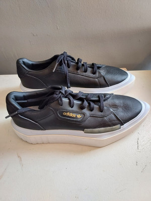 Size 9 - adidas Hypersleek Black White W