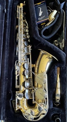 Yamaha YAS-26 Standard Eb Alto Saxophone Original Hard Case & Selmer S80C Extras