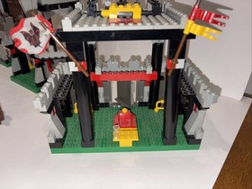 LEGO 6097 Fright Knights: Night Lord&rsquo;s Castle Missing Few Characters No Box