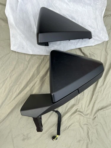Tesla Cybertruck Left Side Exterior Door Mirror Glass – OEM (2037460-00-B)