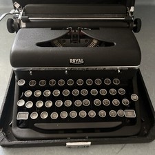 VINTAGE ROYAL TYPEWRITER WITH CASE thumbnail
