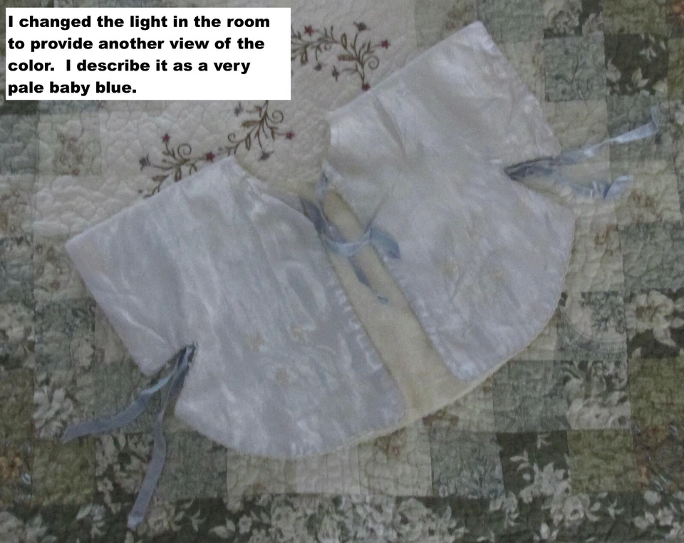 Capa infantil azul bebé vintage años 40 franela de seda lirada cosida a mano Foto 2 de 4