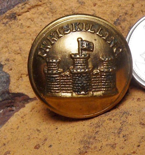 BRITISH INNISKILLING OFFICERS SMALL BUTTON 18-M.M. SIZE