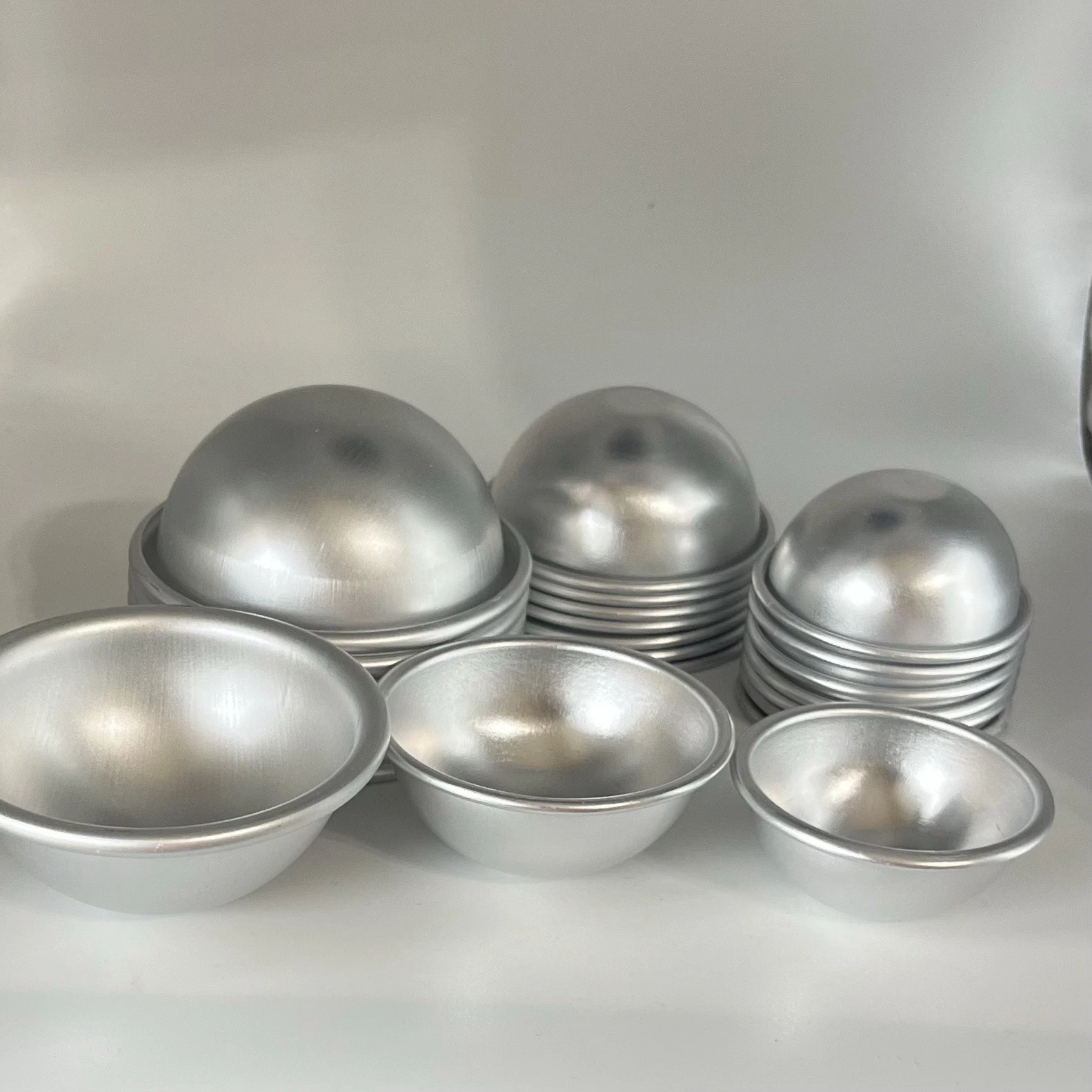 24 Pcs Aluminum Half Round Spheres Cake / Bath Bomb Mold Hemisphere Baking Pans