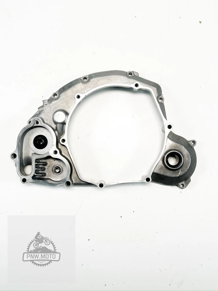 Оригинальная крышка внутреннего сцепления 2006 SUZUKI RMZ450 RMZ 450 подходит для 2005–2007 годов выпуска - Изображение 4 из 4