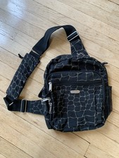 Baggallini Giraffe Print Sling Bag Multiple Compartments Black Nylon