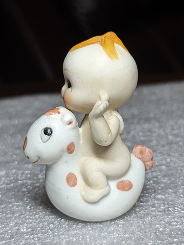 Vintage Enesco Kewpie Angel Baby On Pony 2.5 inch Tall 1990s - Picture 2 of 10