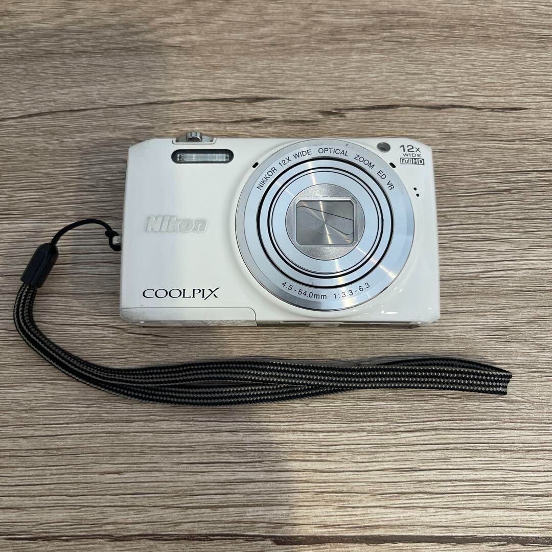Nikon COOLPIX S6800　ケースおまけ Nixon Coolpix S6800 Digital Camera White Charger Case Used From
