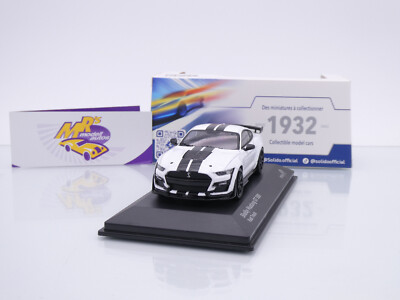 Solido S4311503 # Ford Shelby Mustang GT500 Baujahr 2020 '' weiß-schwarz '' 1:43