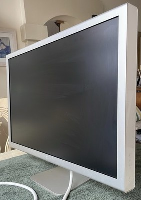 Apple Cinema HD 30