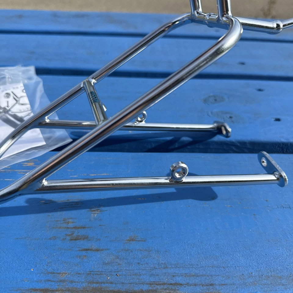 Portabicicletas de montaje delantero Nitto M12-2: plateado con herrajes, para frenos voladizos Foto 4 de 4