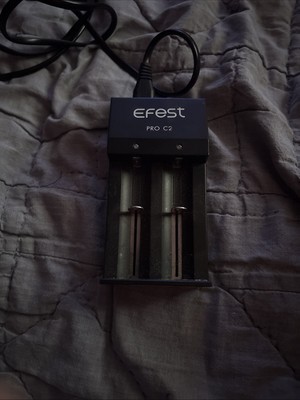 Efest Battery Charger Lush Q2 Intelligent LED 3.7v