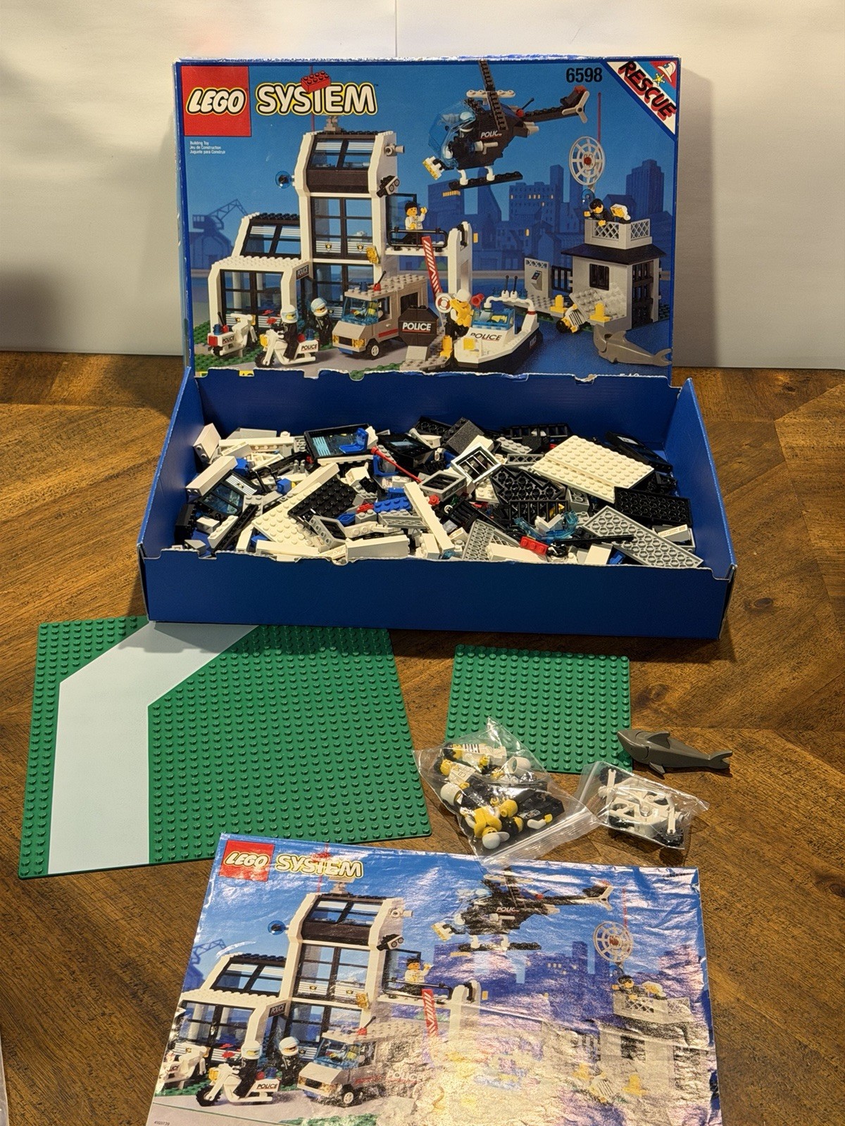 Vintage LEGO 6598 Classic Town Police Metro PD Station Complete Set w/ Box