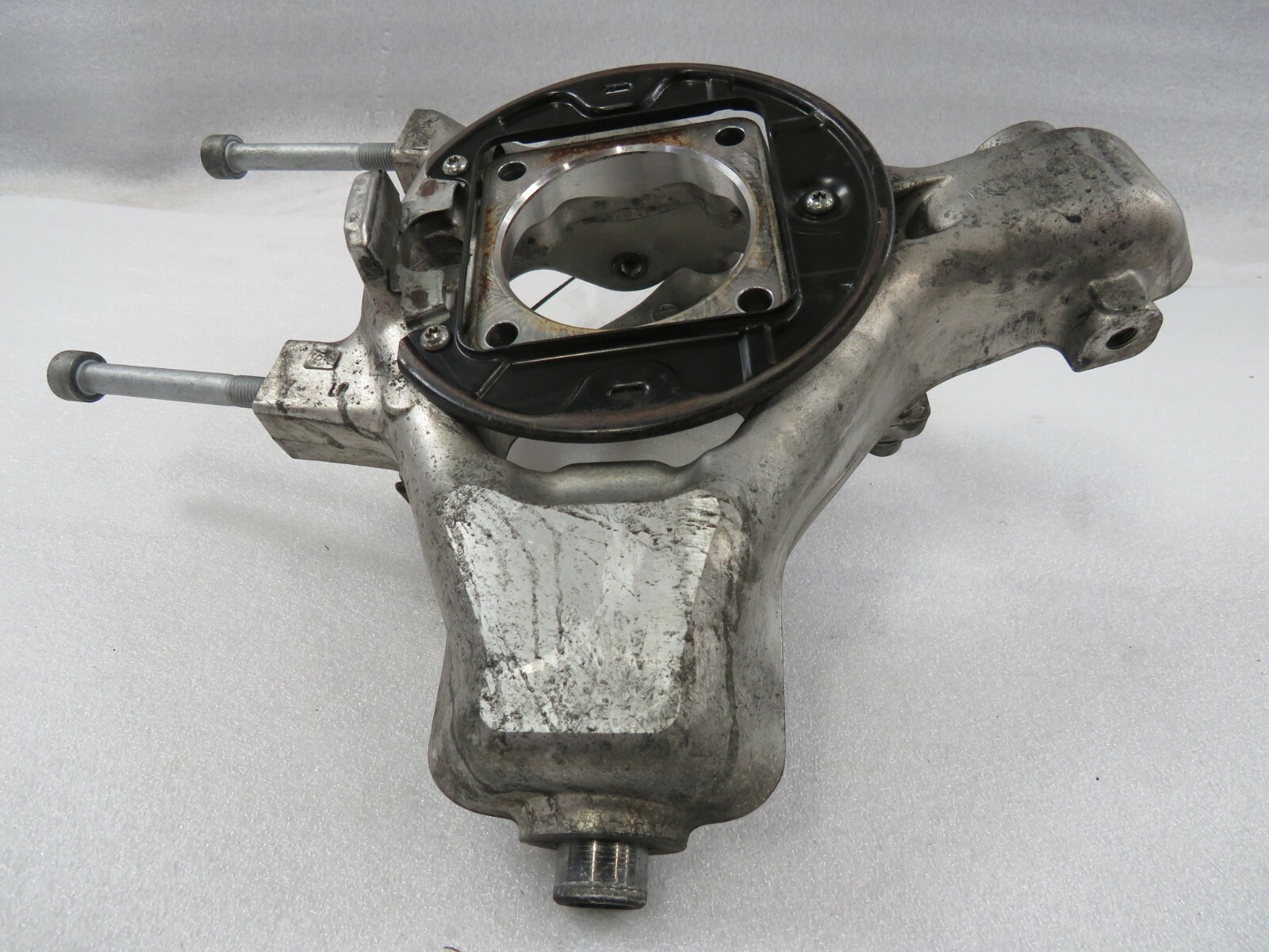 Ferrari 599 GTB, LH, Left, Rear Spindle Knuckle, w/o Hub, CCM, Used, P/N 220453