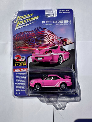 Johnny Lightning 1:64 - 2000 Nissan Skyline GT-R R34 (Pink) Petersen Museum
