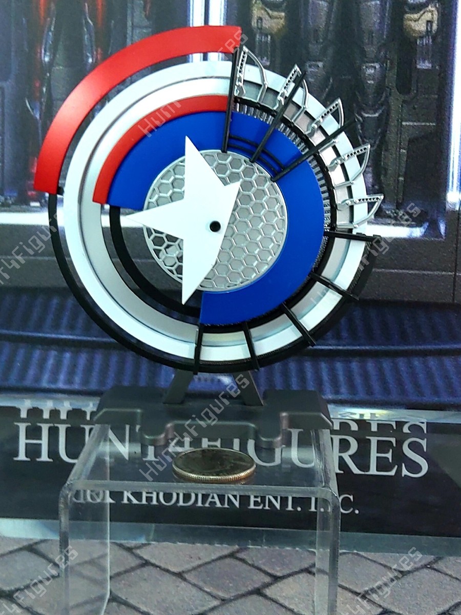 Hot Toys MMS273 Iron Man 1/6 action figure's prototype Hot Toys MMS273 Iron Man 1/6 action figure's prototype