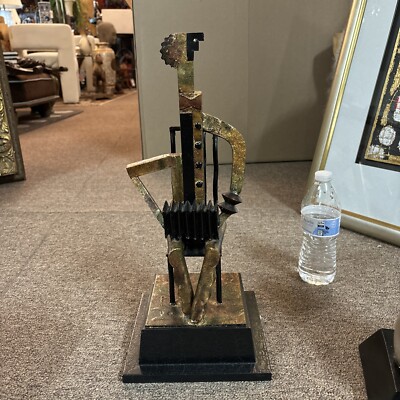 Lam Lee Sculpture Art Center Piece Decor Vintage accordion player