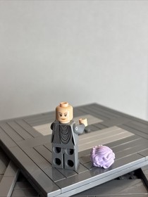 Lego Star Wars Vice Admiral Holdo Minifigure