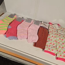 KENNETH JONES Women's Crew Socks Soft Fuzzy Slipper Style Size 9-11 4 Pair + 3