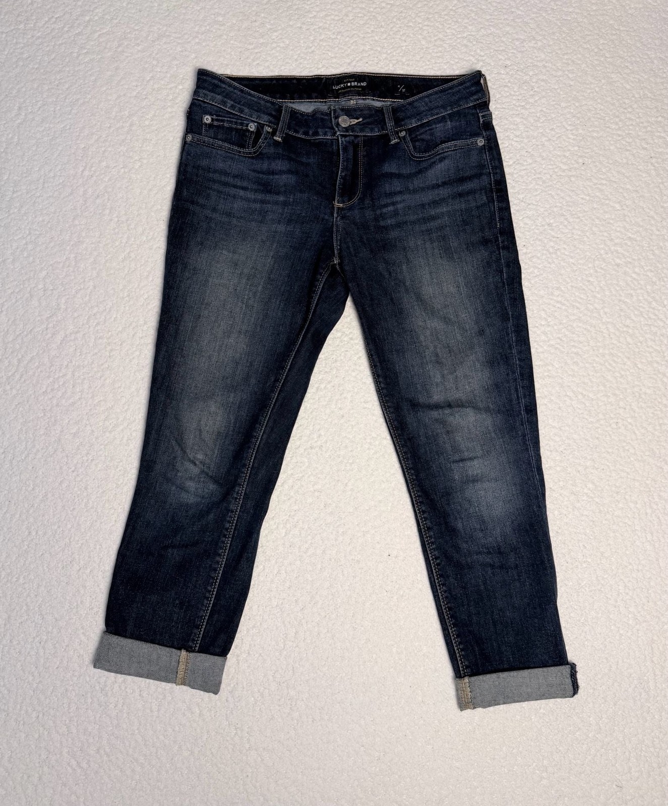 Size 4/27 Dark Wash Cuffed