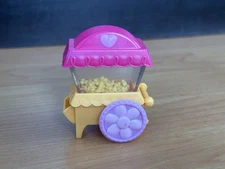 MLP 2009 Ponyville Popcorn Cart Play Accessory Pink Yellow Hasbro Machine 