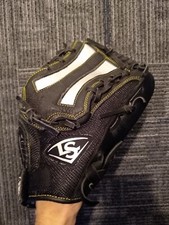 Louisville Slugger model ZRSL5S 12 1/2" RHT Xtra Soft Lining Black Glove