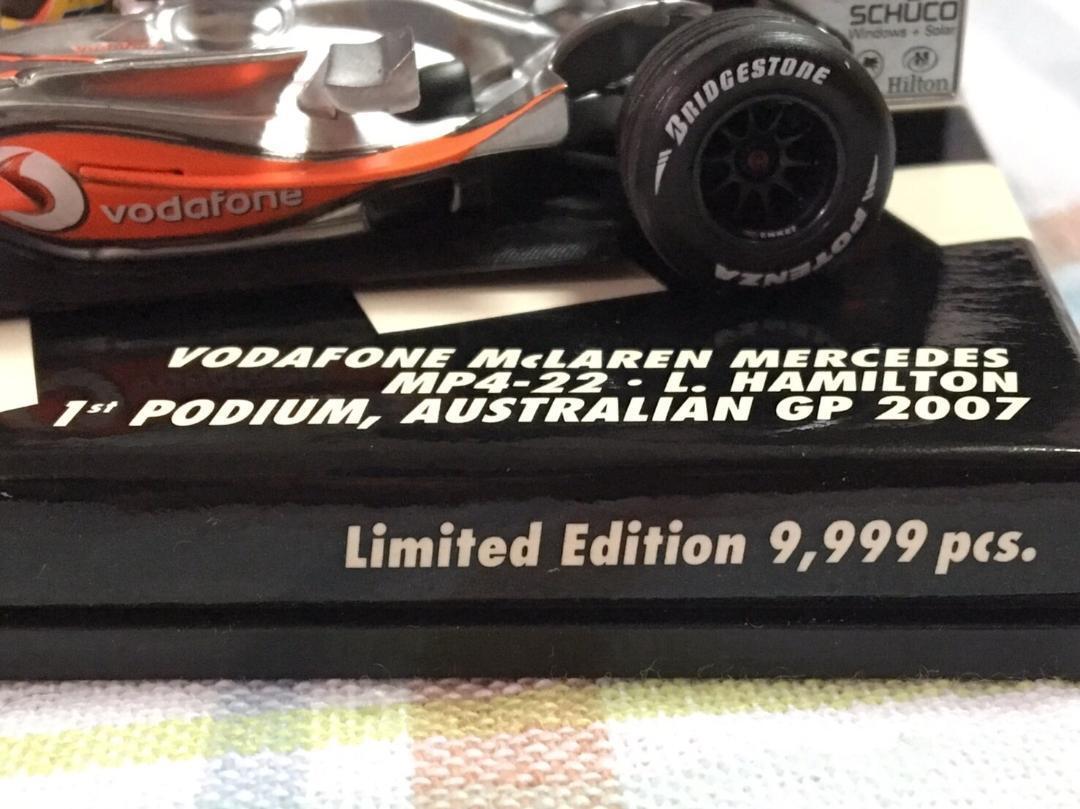 Minichamps 1/43 Mclaren Mp4-22 Hamilton Debut Race