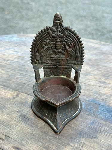 1890's Antique Old Original Brass Carved South India Laxmi Deep Oil Lamp - Picture 6 of 10