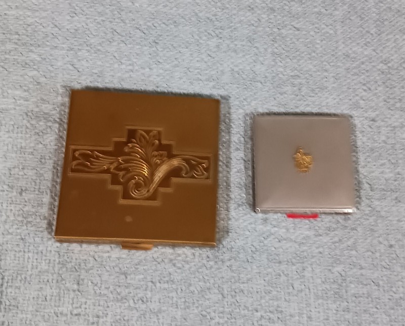 TWO VINTAGE COMPACTS