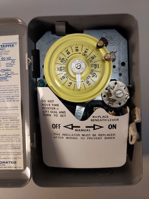 Intermatic T173 24HR Mechanical Timer Skip A Day  40A 120  60 Hz Opened Box 