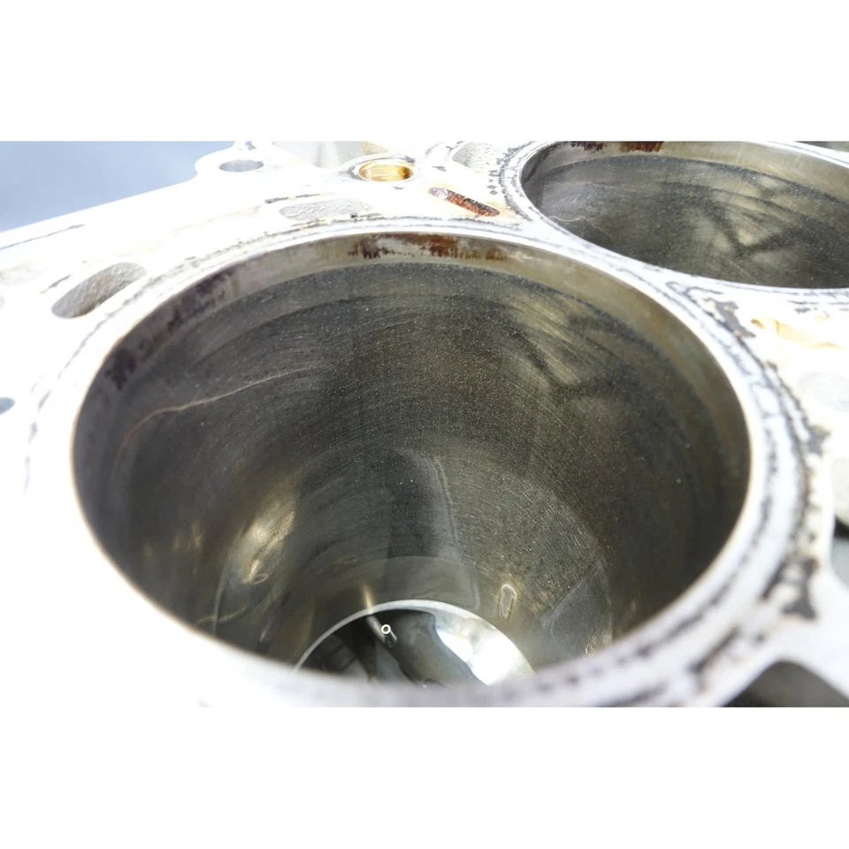 BMW F80 M3 F82 M4 M2 S55B30 S55 2015-2021 bloque de motor carcasa de cilindro OEM Foto 2 de 4