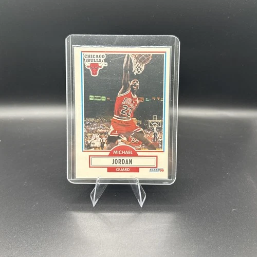 1990-91 Fleer - Michael Jordan #26 Black Line Above Biographical Information