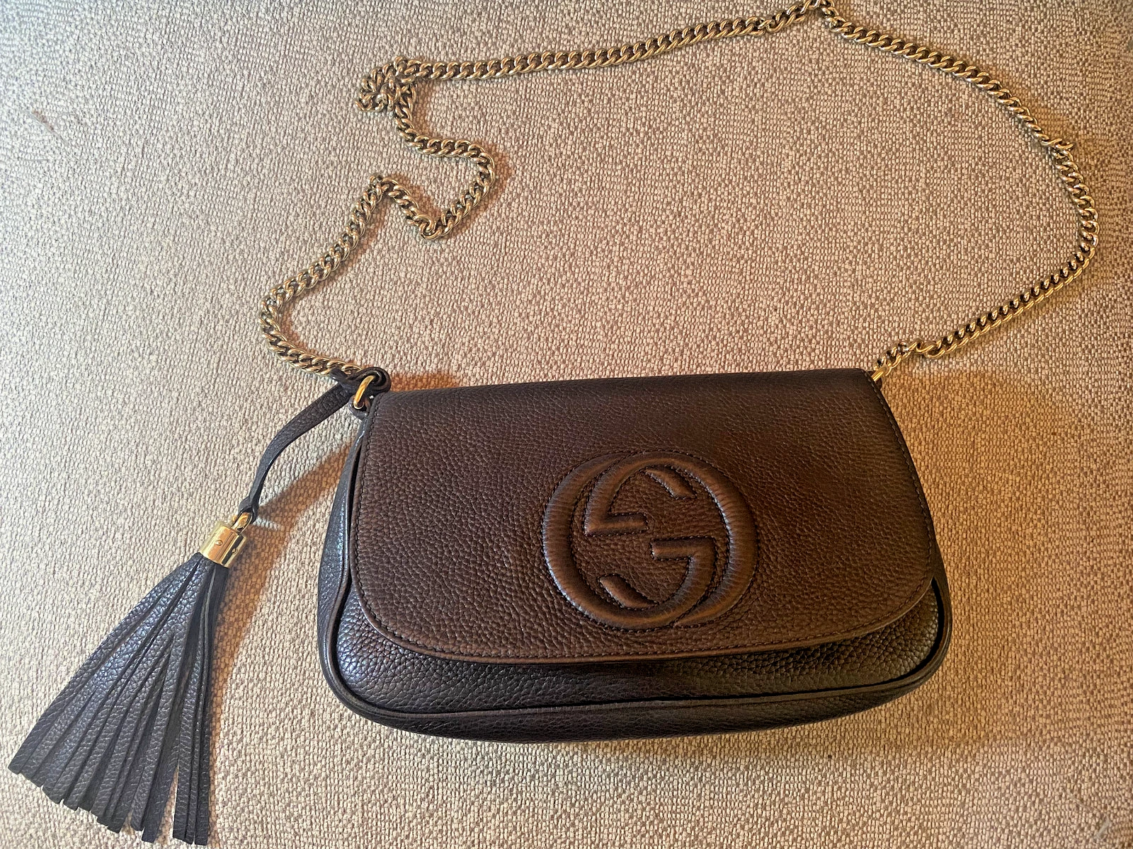 GUCCI cuir de veau gaillonné moyen Soho bandoulière noir